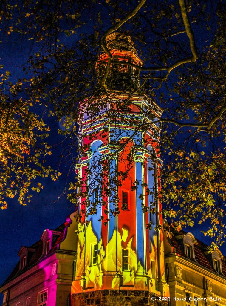 Turm in Recklinghausen illuminiert.